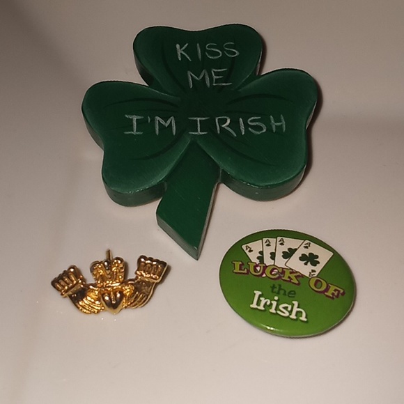 Irish St Patrick's Day Green Pin Brooch Bundle - Picture 1 of 7